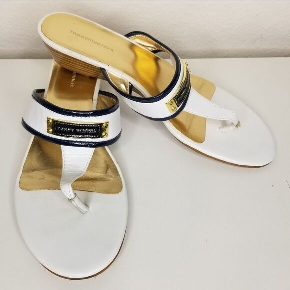 TOMMY Hilfiger Women’s Ambria T Strap Sandals 8M White -‎ Gold Metallic - Picture 12 of 12
